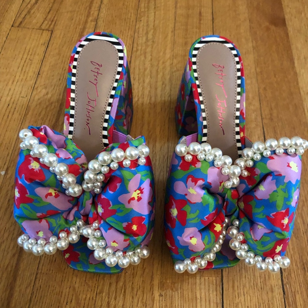 Betsey Johnson Floral Pearl Bow Heels